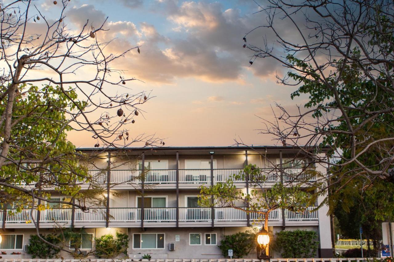 Avania Inn Of Santa Barbara Exterior photo